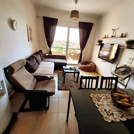 Chalet Marina Wadi Degla Families Only Pool View 2Nd Floor 6 Adults Ain Sukhna Buitenkant foto