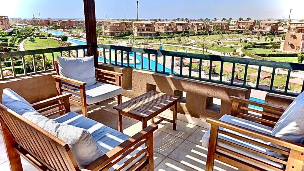 Chalet Marina Wadi Degla Families Only Pool View 2Nd Floor 6 Adults Ain Sukhna Buitenkant foto