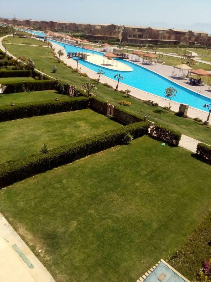 Chalet Marina Wadi Degla Families Only Pool View 2Nd Floor 6 Adults Ain Sukhna Buitenkant foto